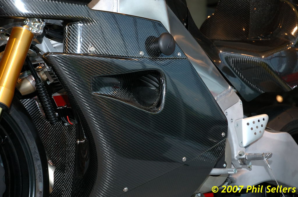 buell_2007_xb_rr_03.jpg 169.2 KB