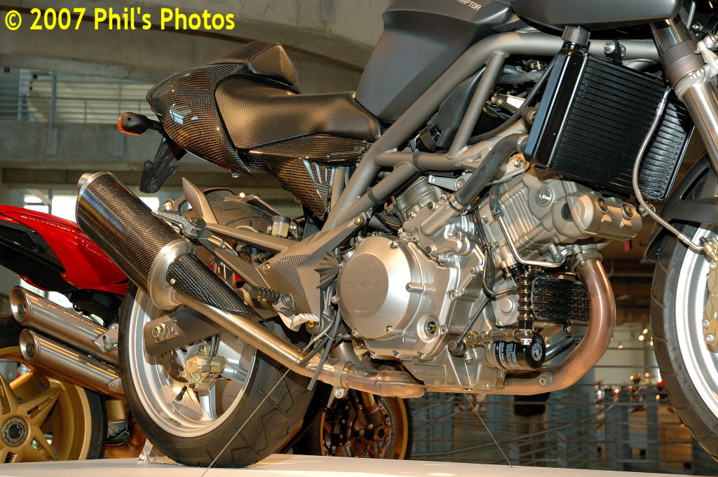 2005_cagiva_xtra-raptor_03.jpg 346.4 KB