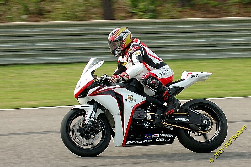 2009_am_superbike_44 (308K)