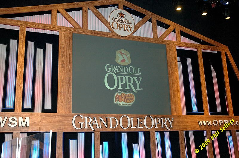 2009_Opry_06.jpg 149.2 KB