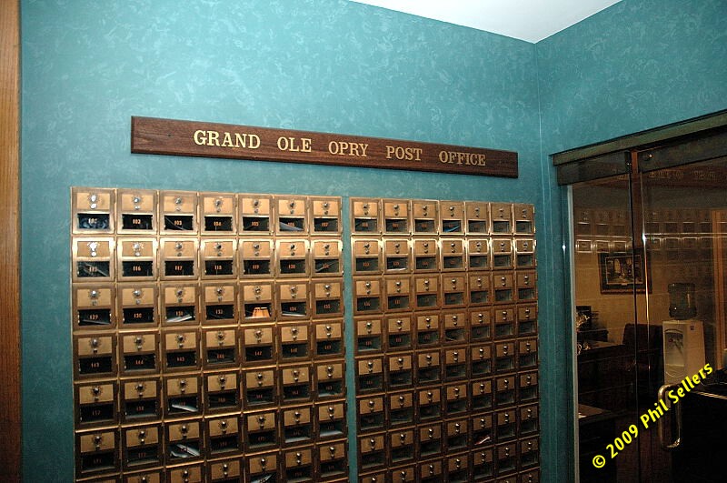 2009_Opry_13.jpg 142 KB