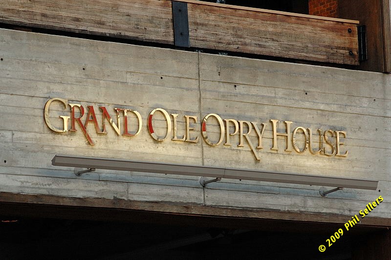 2009_Opry_15.jpg 122 KB