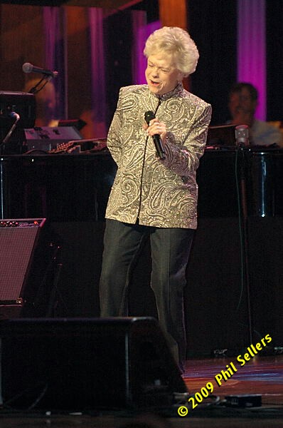 2009_Opry_34.jpg 64.9 KB