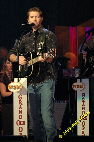 2009_Opry_40.jpg 65.5 KB