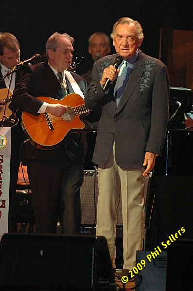 2009_Opry_46.jpg 65.7 KB