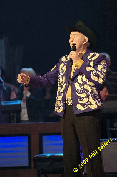 2009_Opry_60.jpg 61.8 KB